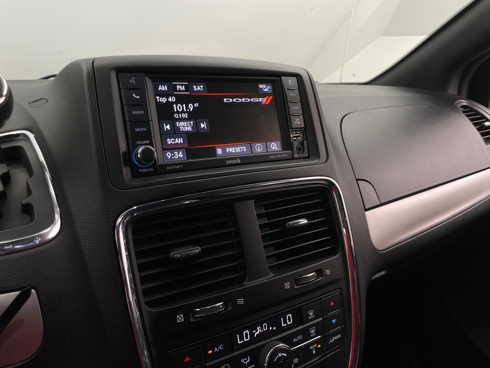Thumbnail: 2019 Dodge Grand Caravan - 3