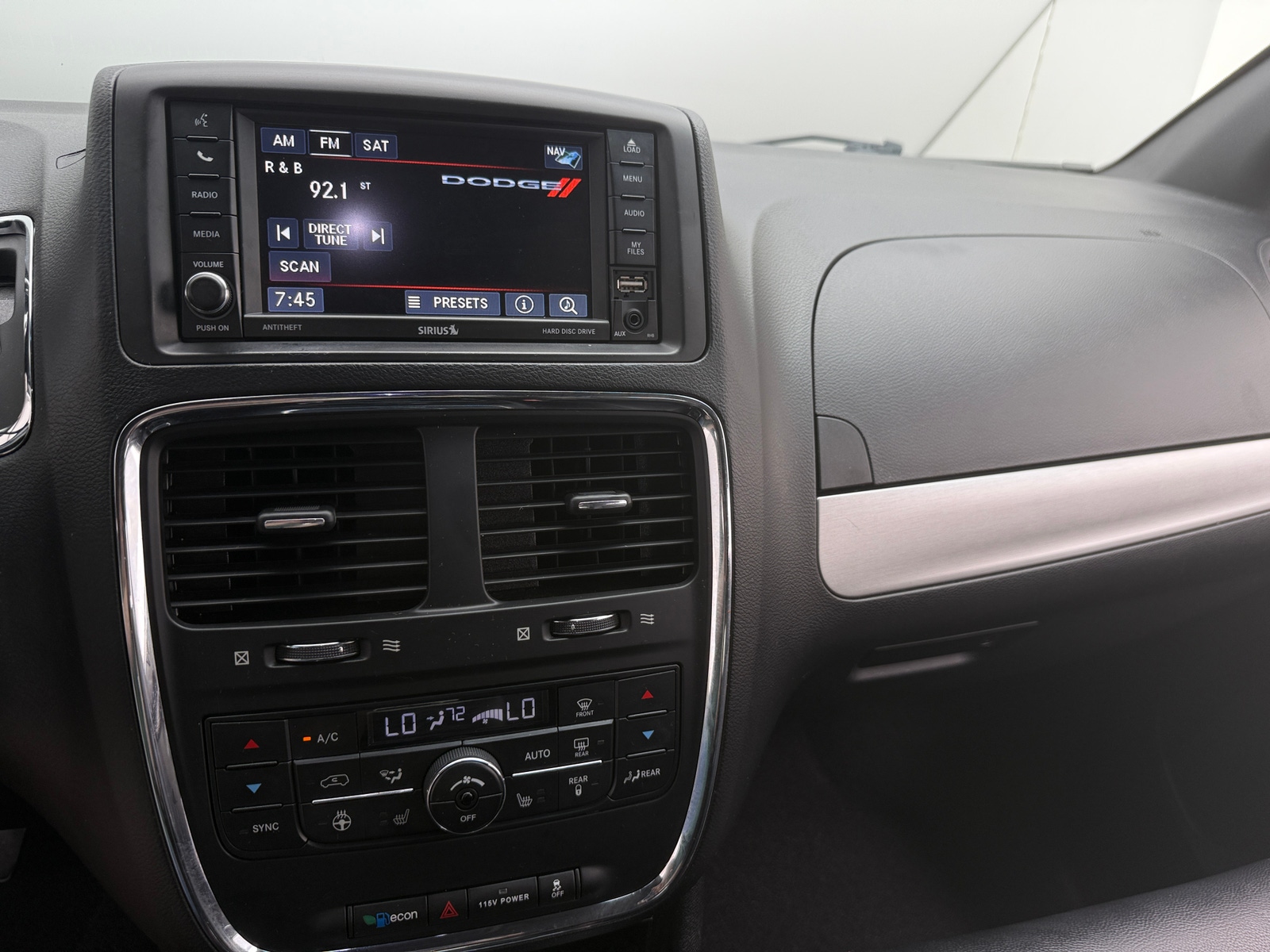 Thumbnail: 2017 Dodge Grand Caravan - 3