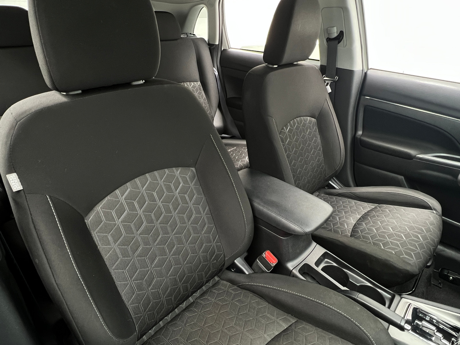Thumbnail: 2020 Mitsubishi Outlander Sport - 2