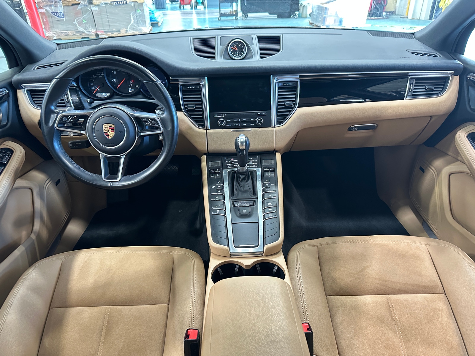 Thumbnail: 2017 Porsche Macan - 3
