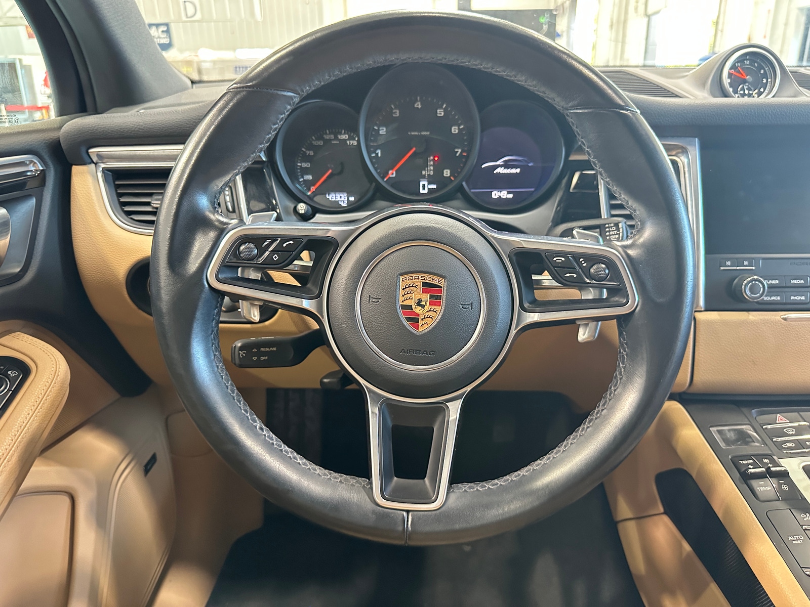 Thumbnail: 2017 Porsche Macan - 5
