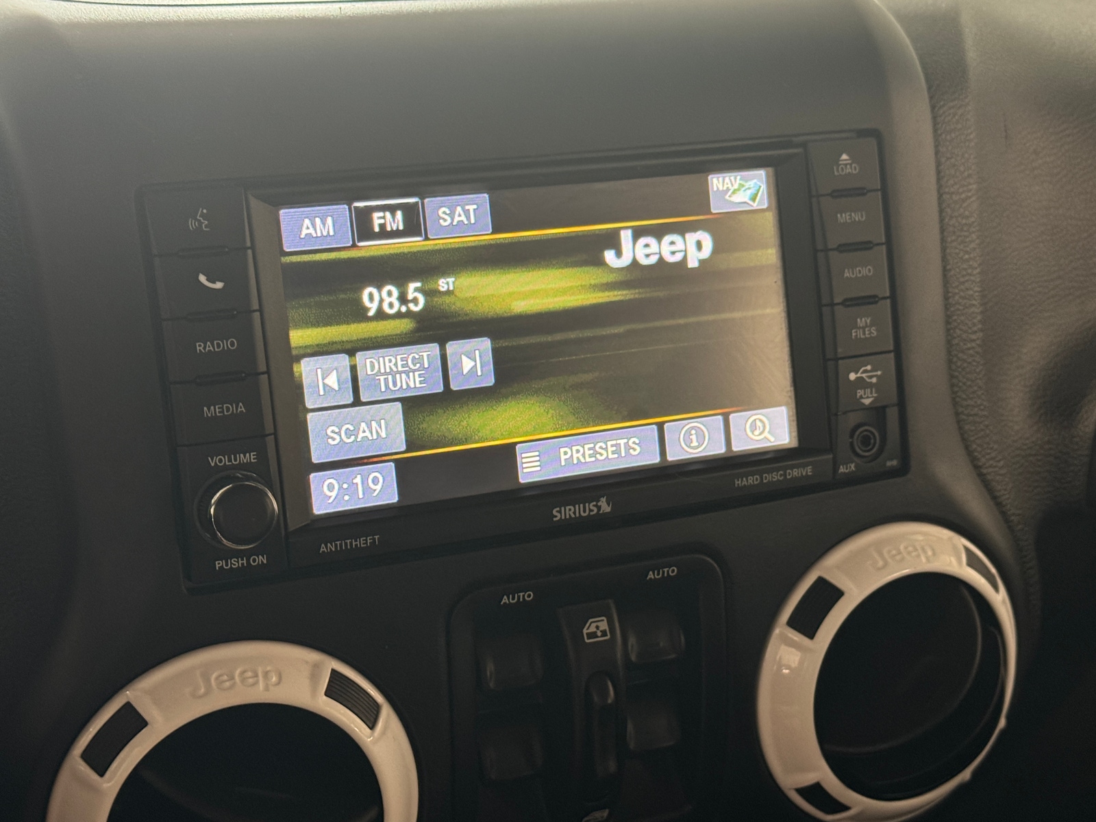 Thumbnail: 2015 Jeep Wrangler - 3