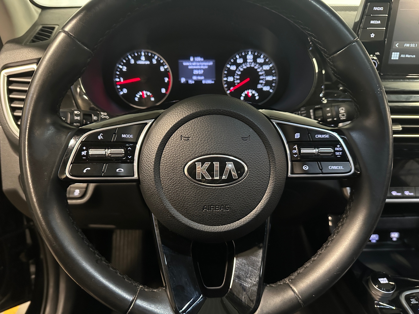 Thumbnail: 2021 Kia Seltos - 4
