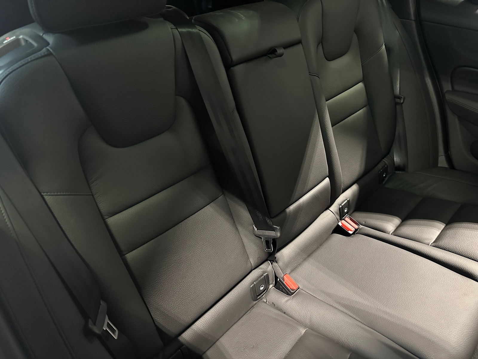 Thumbnail: 2025 Volvo V60 - 5