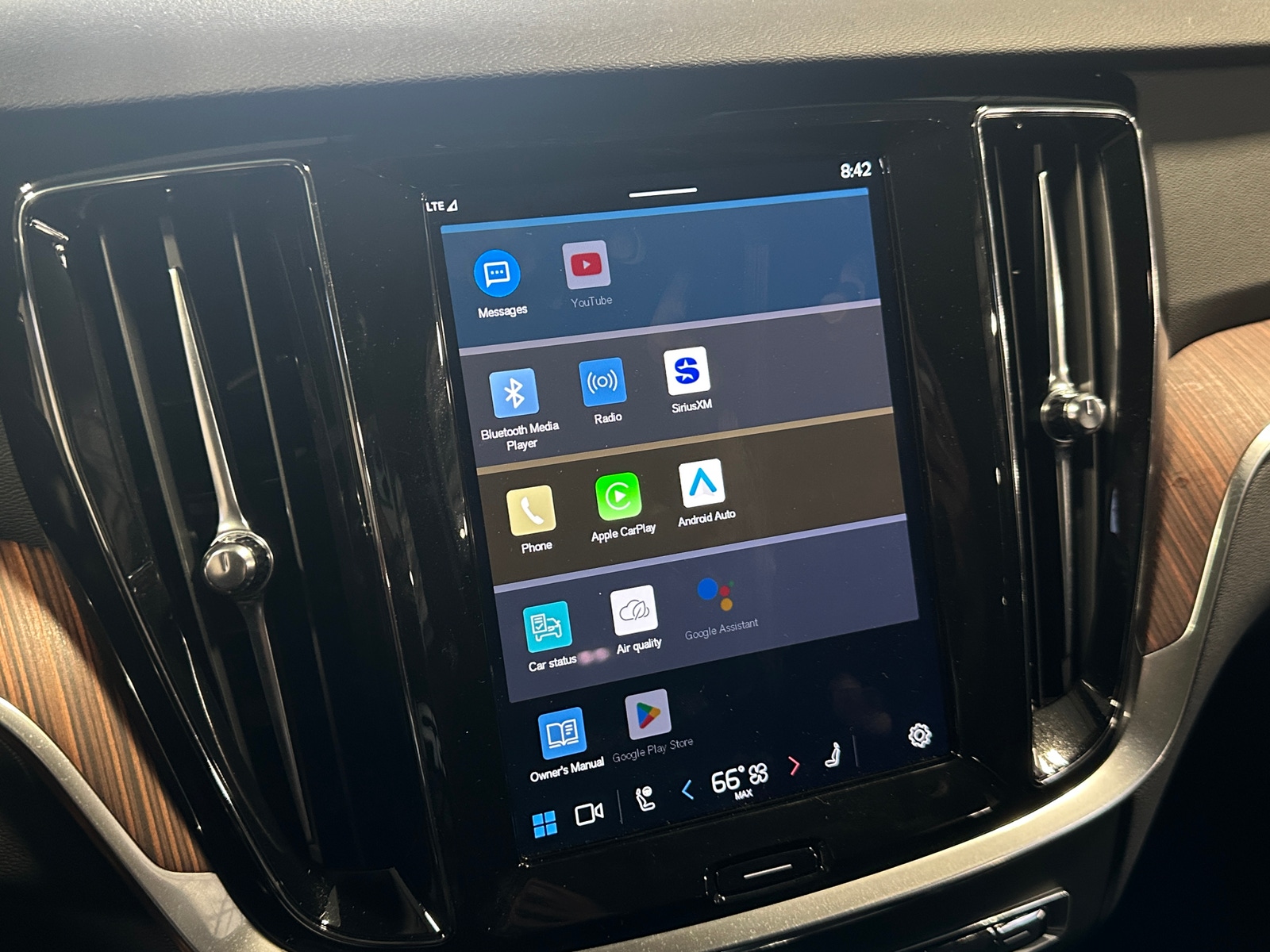 Thumbnail: 2025 Volvo V60 - 3