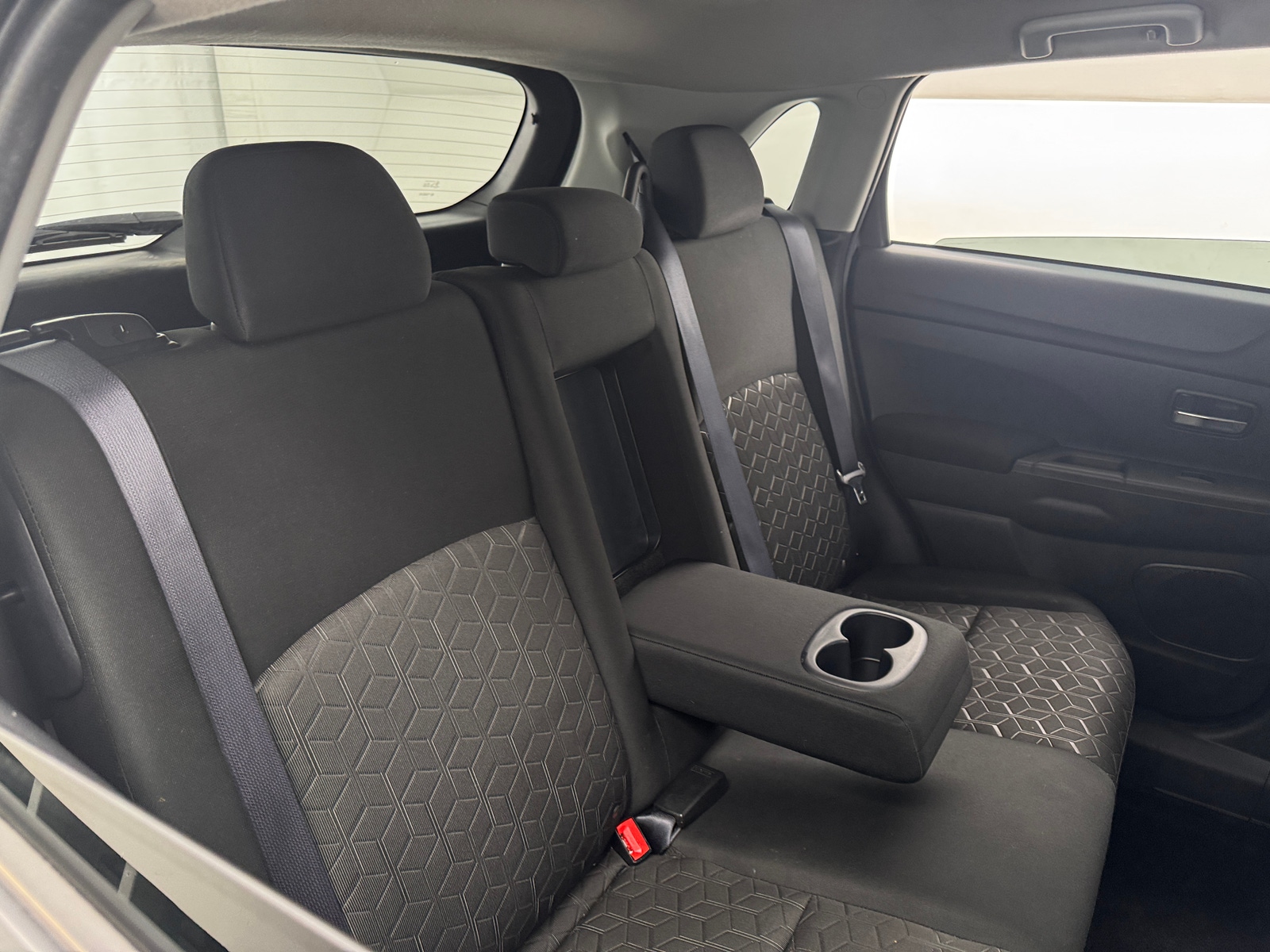 Thumbnail: 2023 Mitsubishi Outlander Sport - 6