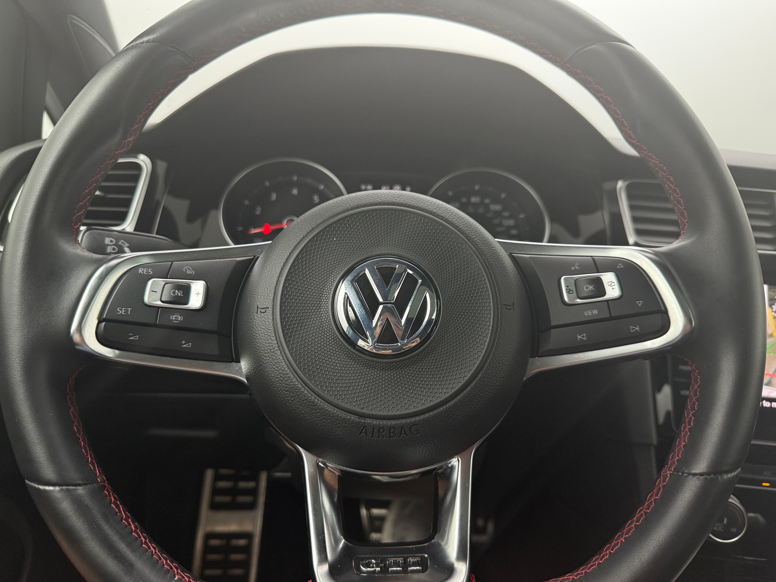 Thumbnail: 2020 Volkswagen Golf - 4