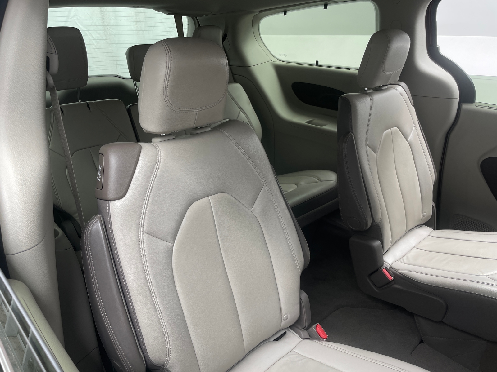 Thumbnail: 2017 Chrysler Pacifica - 5