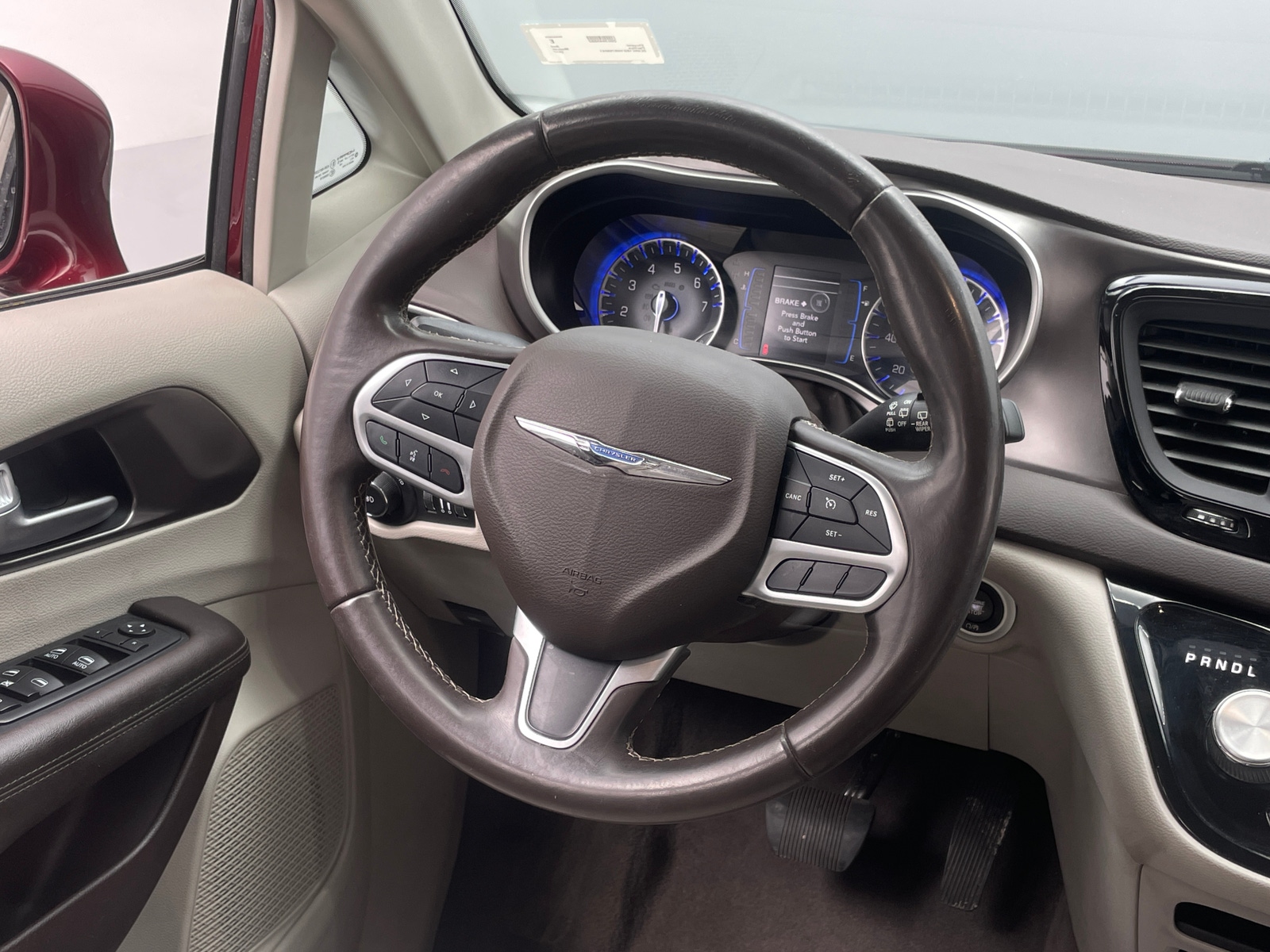 Thumbnail: 2017 Chrysler Pacifica - 4