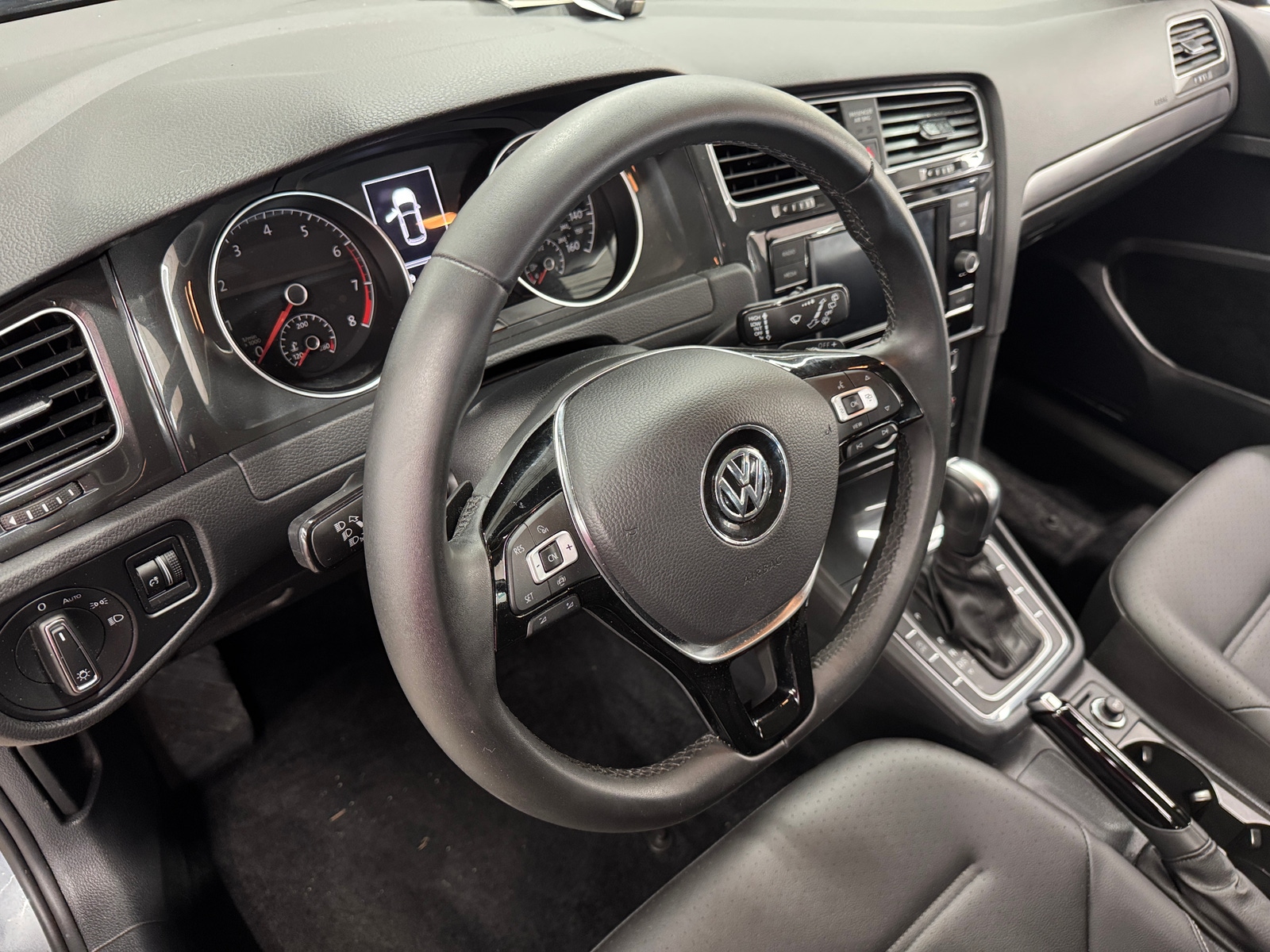 Thumbnail: 2021 Volkswagen Golf - 2