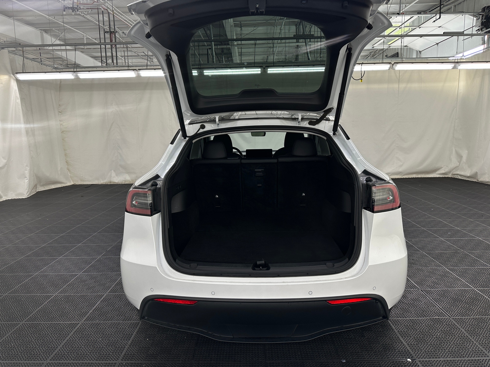 Thumbnail: 2022 Tesla Model Y - 6