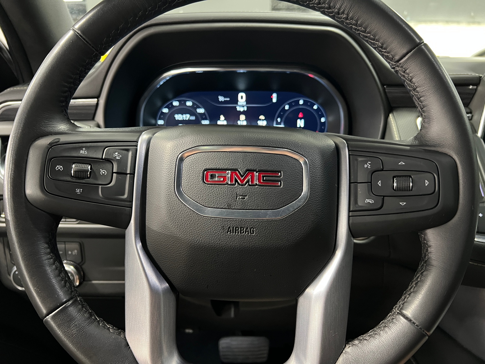 Thumbnail: 2023 GMC Yukon - 4