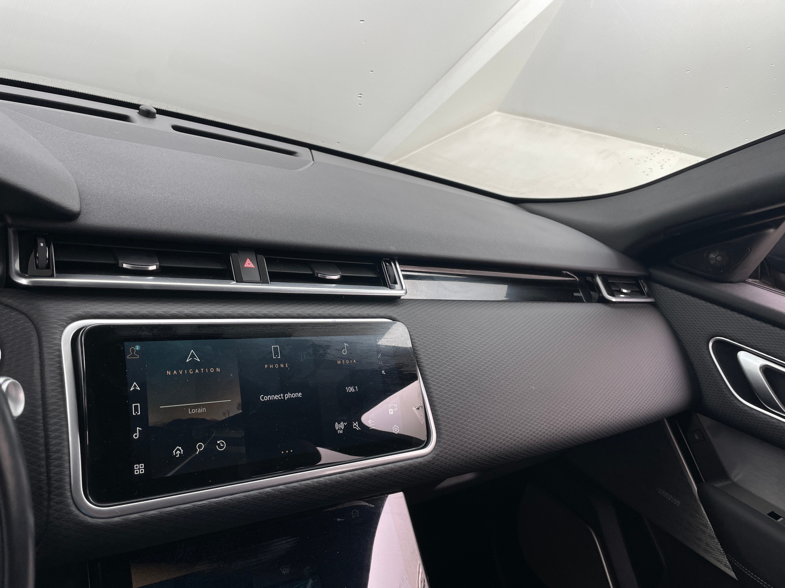 Thumbnail: 2022 Land Rover Range Rover Velar - 3