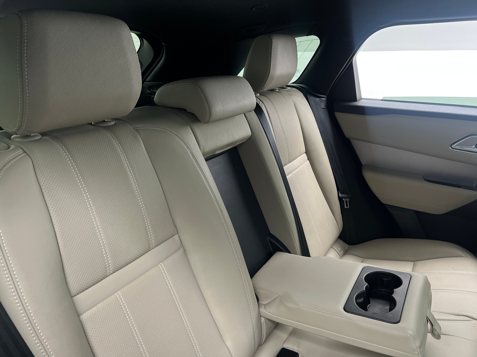 Thumbnail: 2022 Land Rover Range Rover Velar - 5