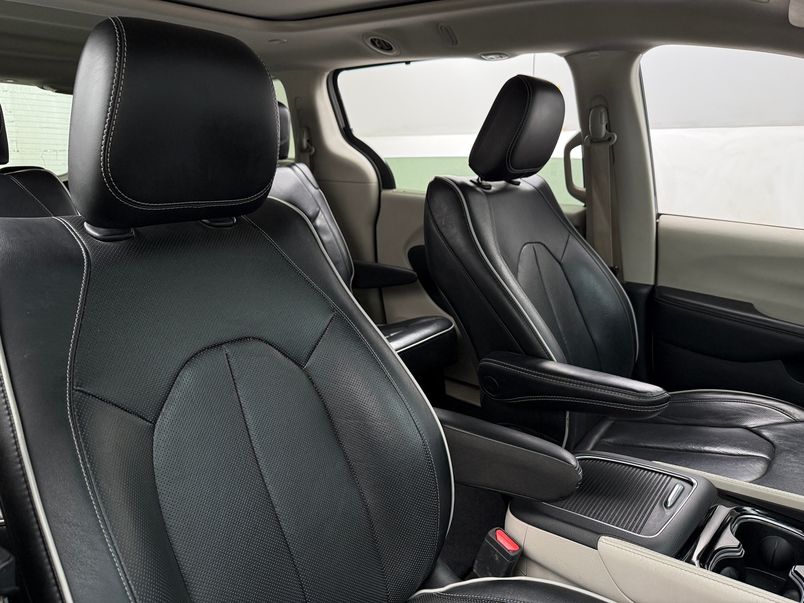 Thumbnail: 2022 Chrysler Pacifica - 2