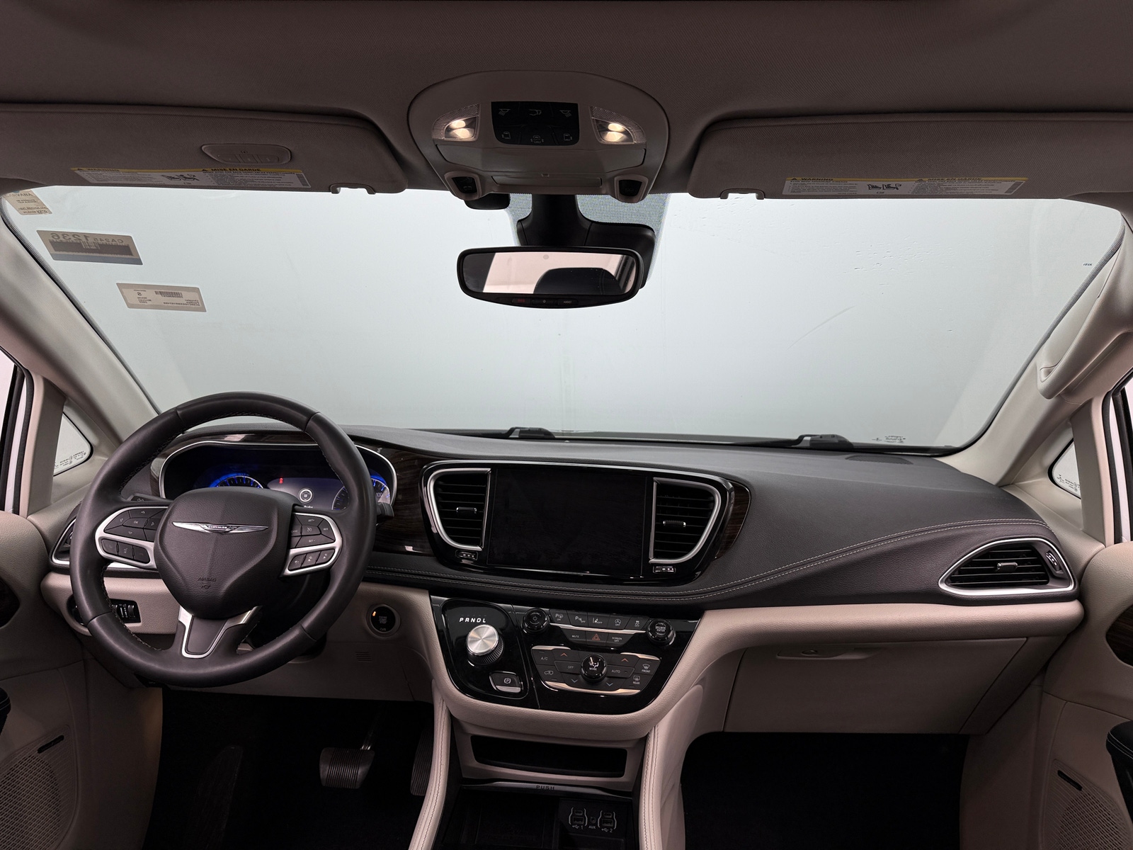 Thumbnail: 2022 Chrysler Pacifica - 3