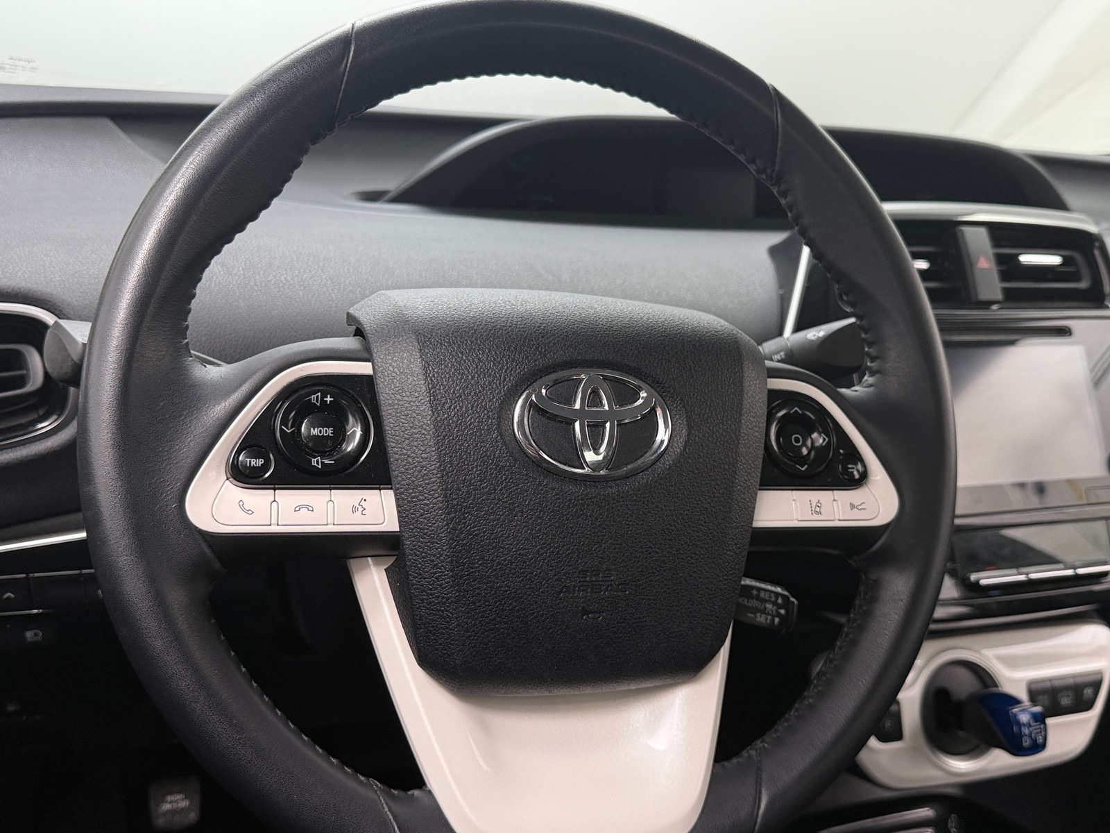 Thumbnail: 2017 Toyota Prius Prime - 5