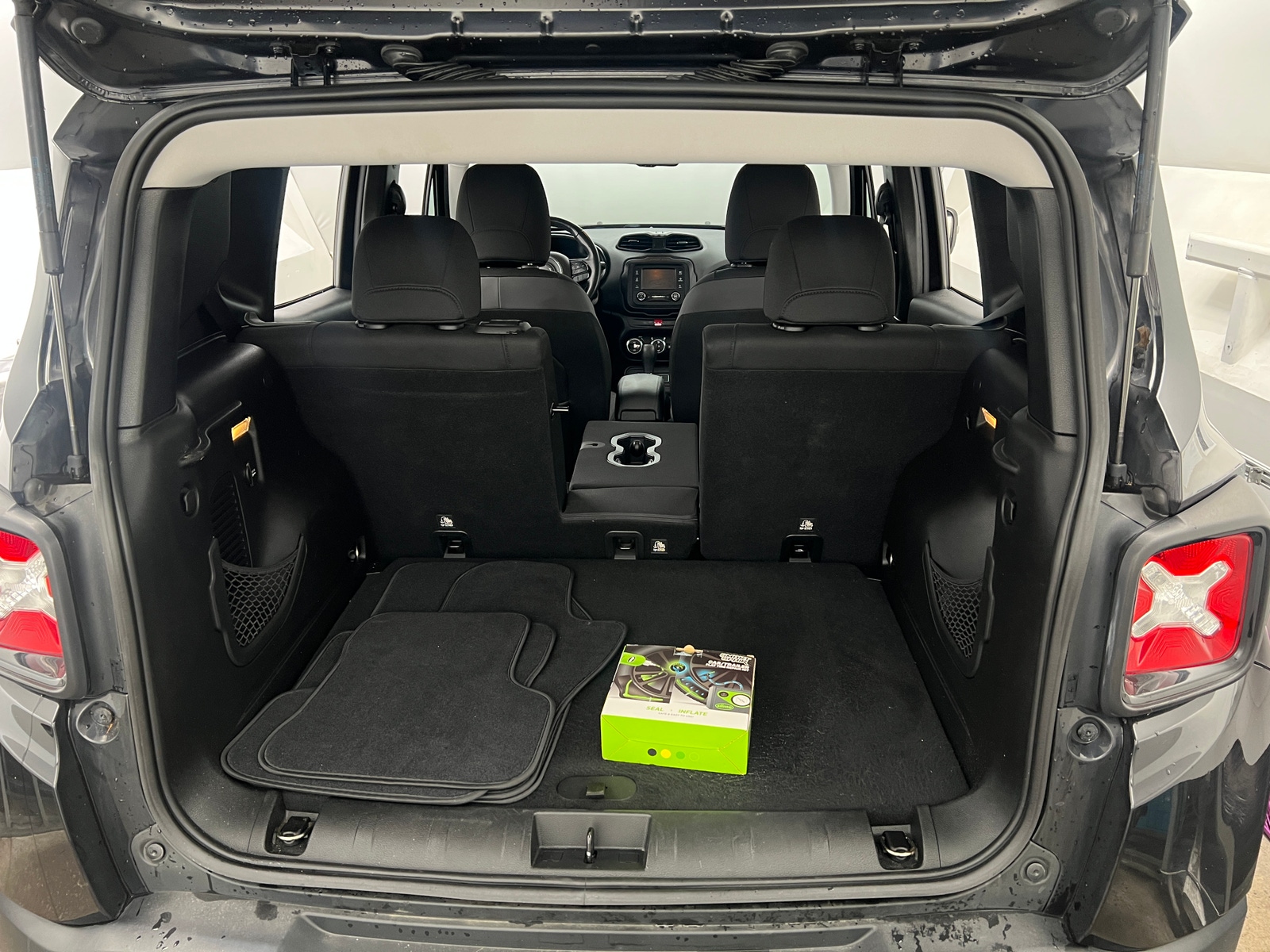 Thumbnail: 2016 Jeep Renegade - 7