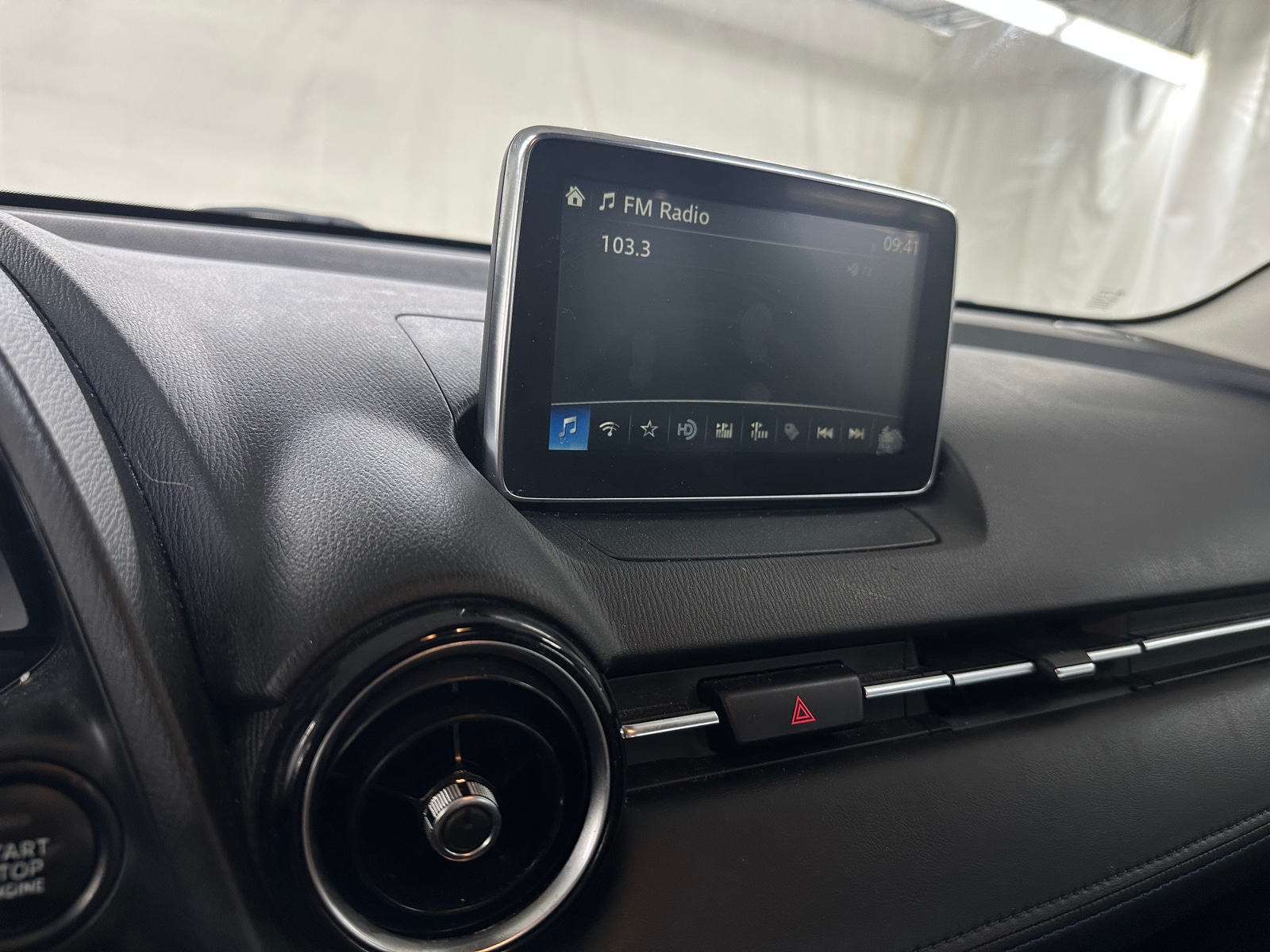 Thumbnail: 2017 Toyota Yaris iA - 4
