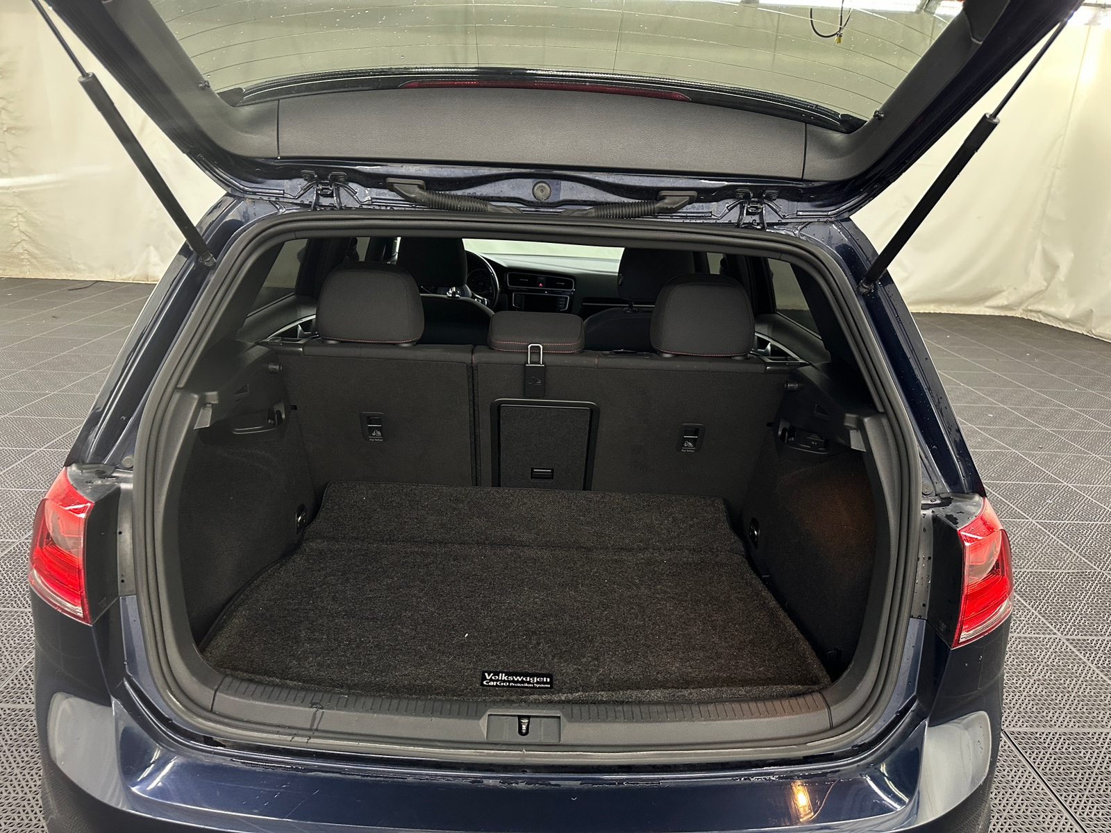 Thumbnail: 2016 Volkswagen Golf - 7