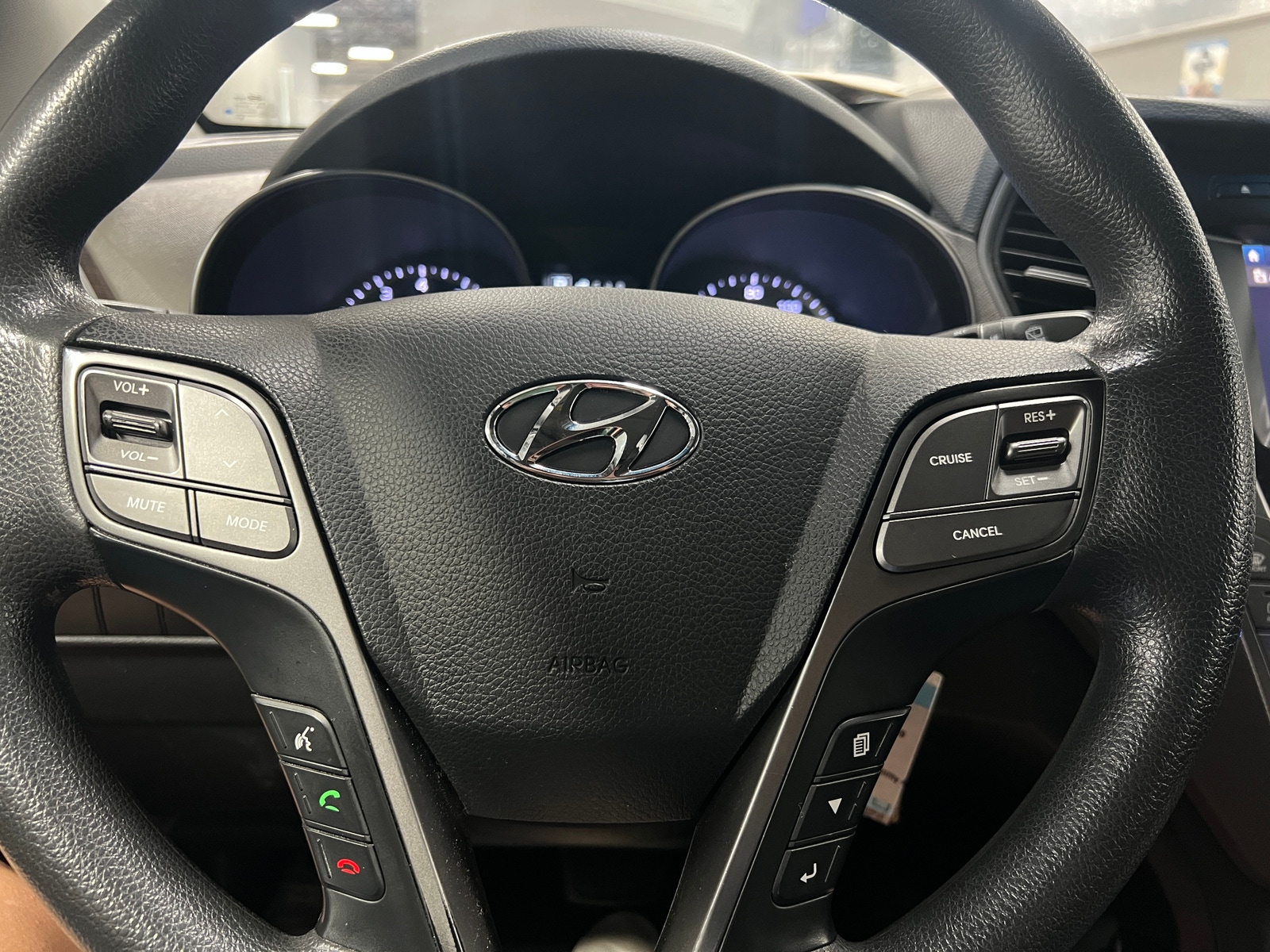 Thumbnail: 2017 Hyundai Santa Fe - 5