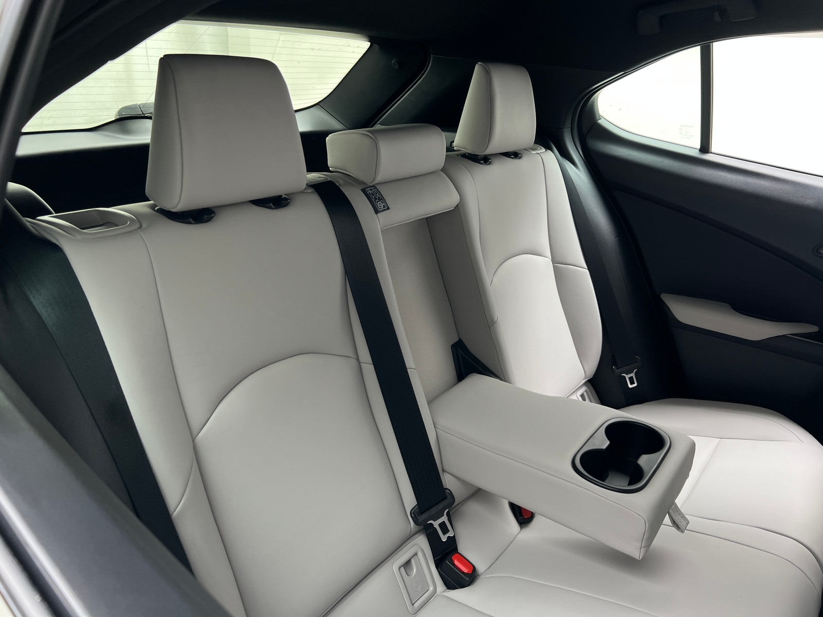 Thumbnail: 2024 Lexus UX - 5