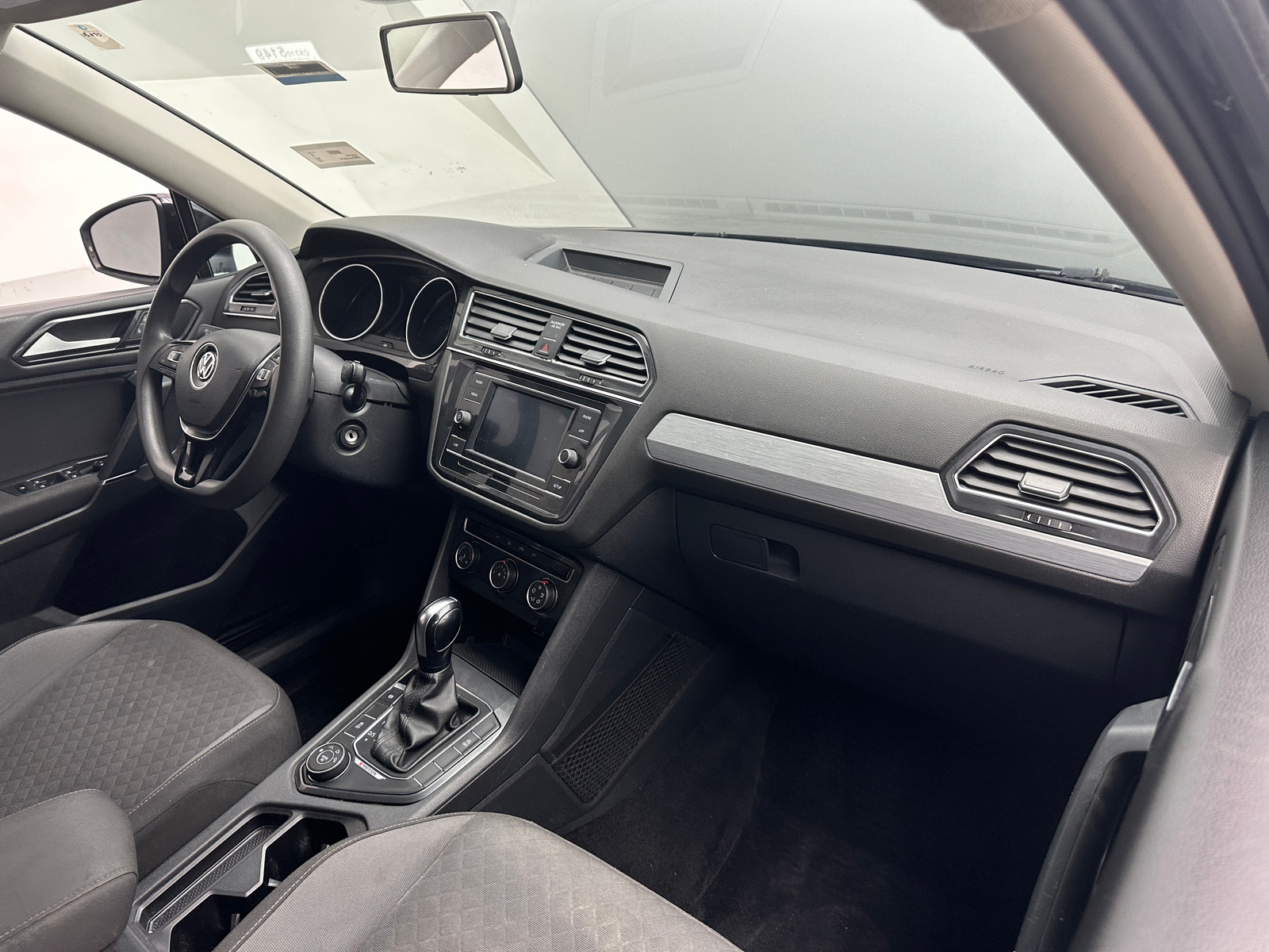 Thumbnail: 2018 Volkswagen Tiguan - 3