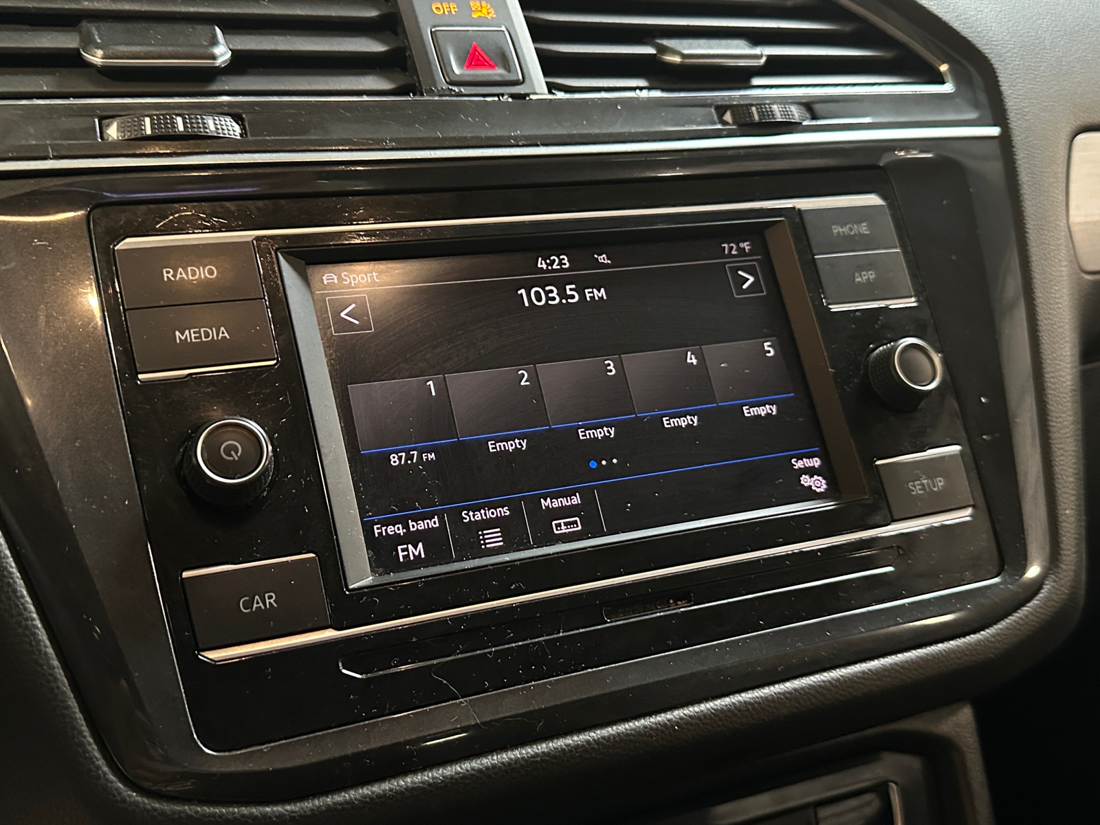 Thumbnail: 2018 Volkswagen Tiguan - 4