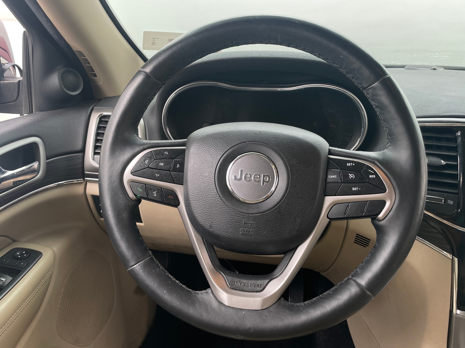 Thumbnail: 2019 Jeep Grand Cherokee - 4