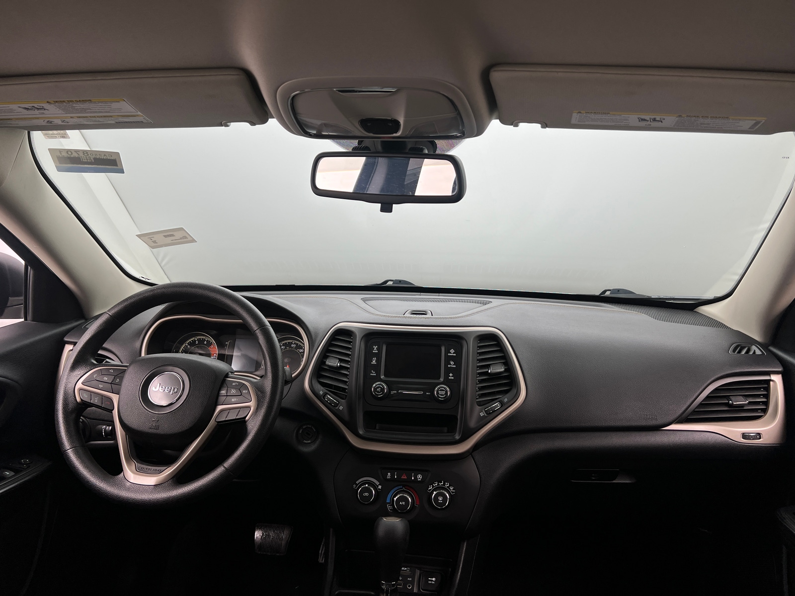 Thumbnail: 2017 Jeep Cherokee - 3
