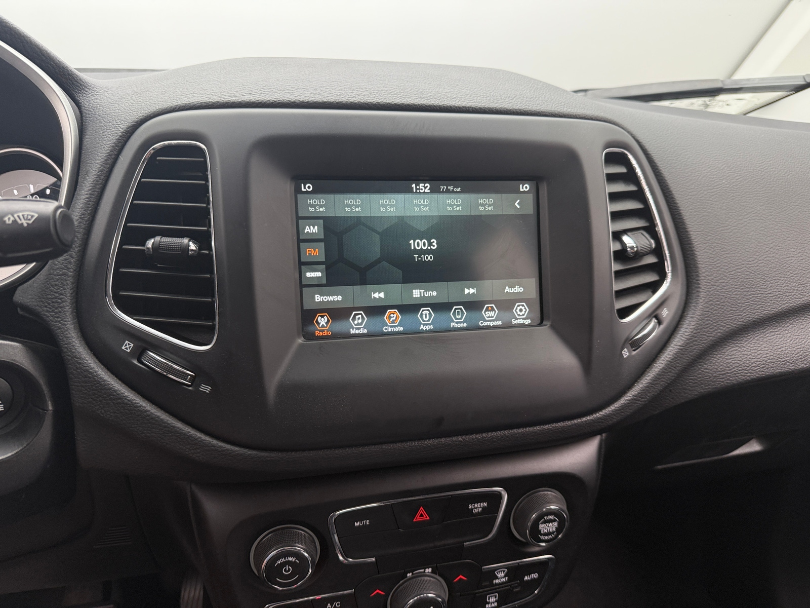 Thumbnail: 2020 Jeep Compass - 4