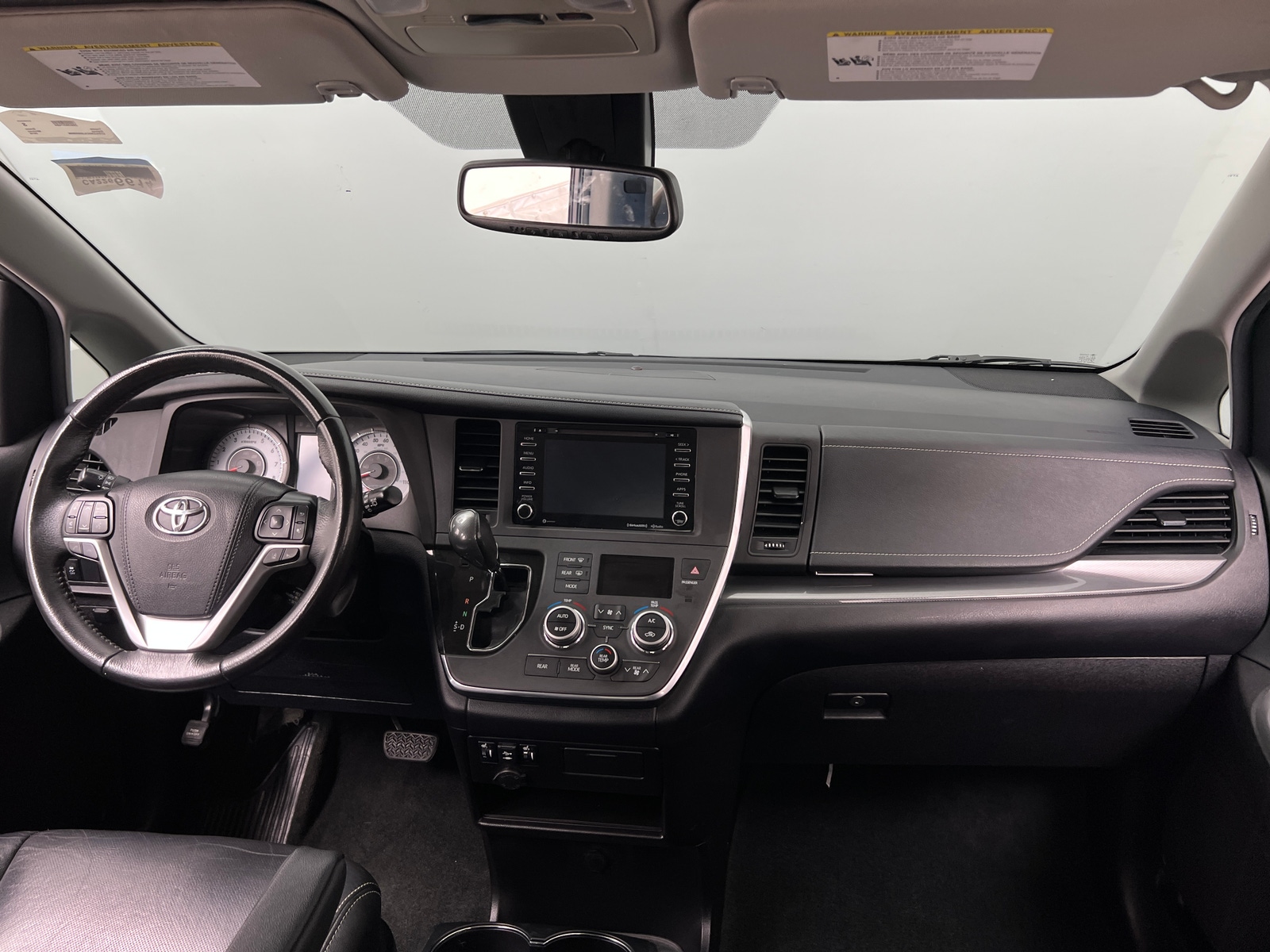 Thumbnail: 2018 Toyota Sienna - 3