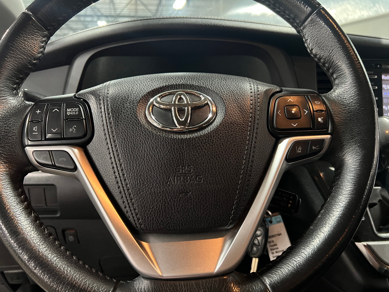 Thumbnail: 2018 Toyota Sienna - 5