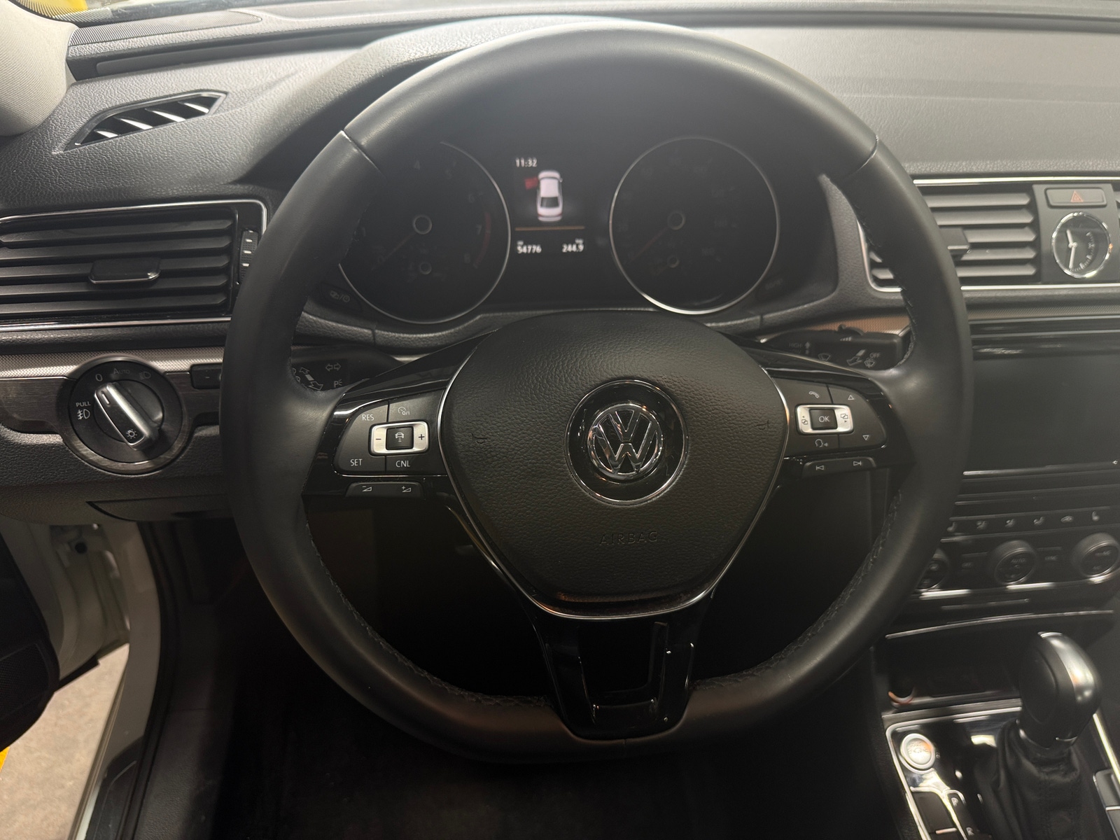 Thumbnail: 2017 Volkswagen Passat - 5