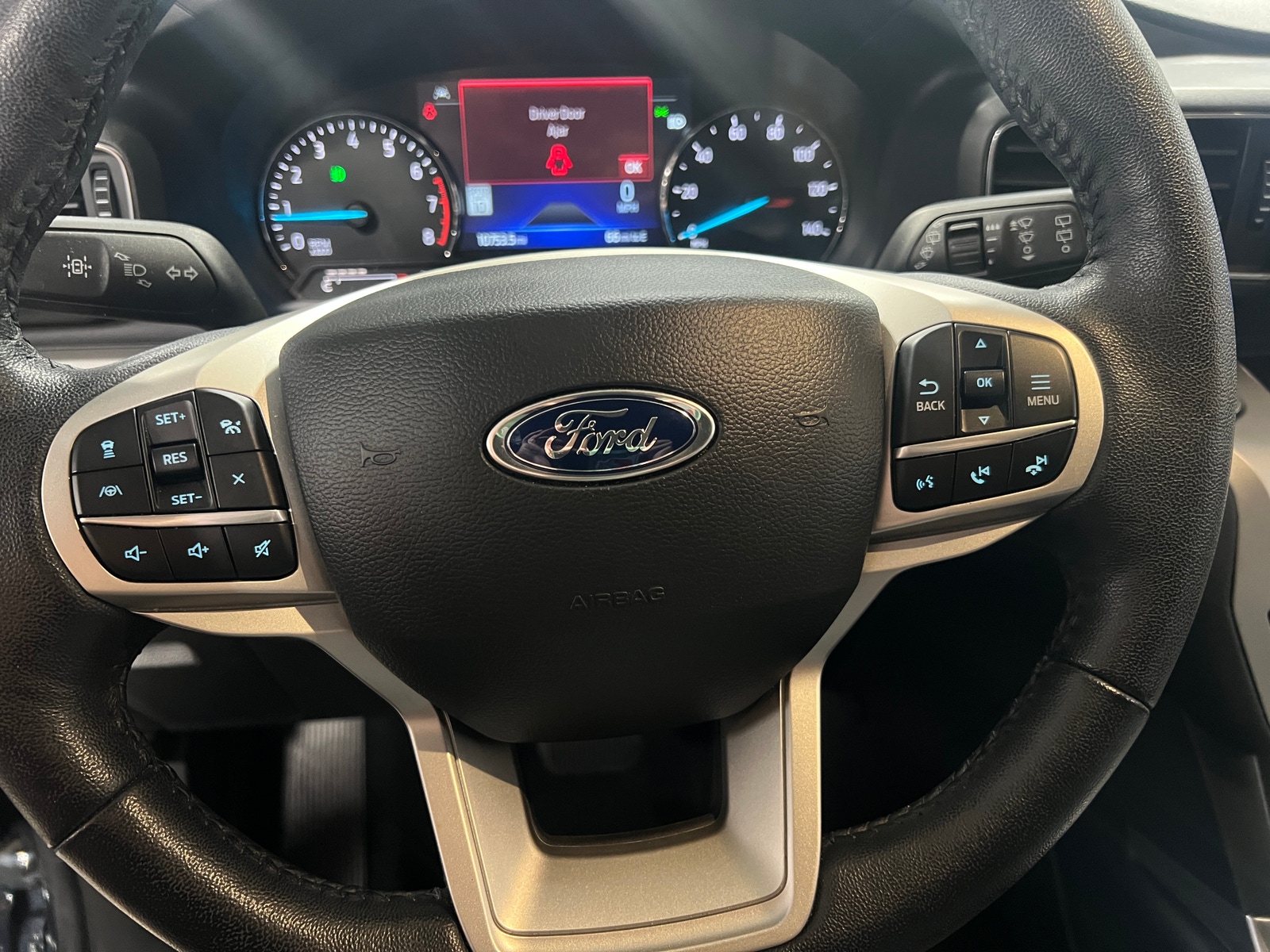 Thumbnail: 2022 Ford Explorer - 5