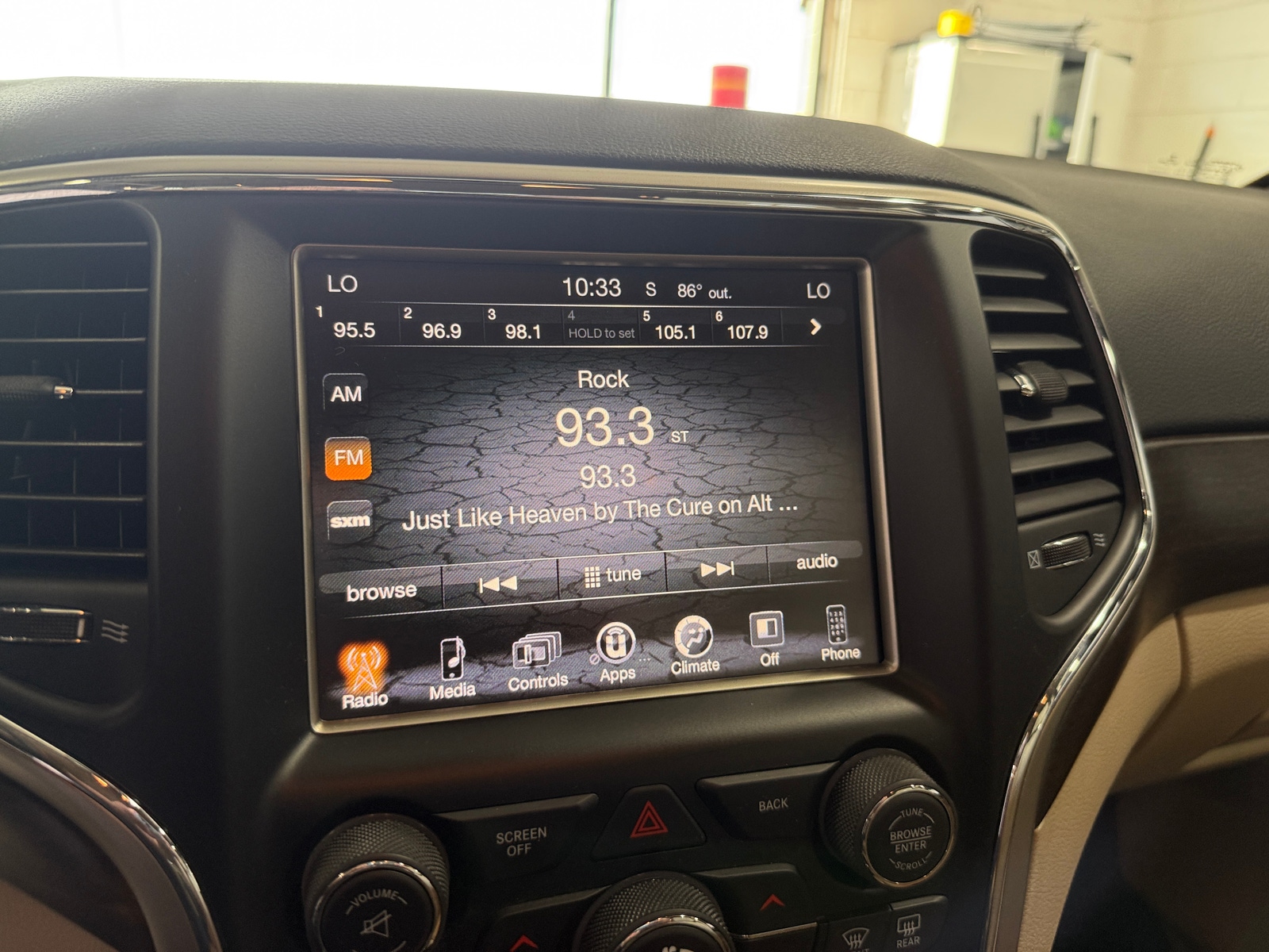 Thumbnail: 2016 Jeep Grand Cherokee - 4