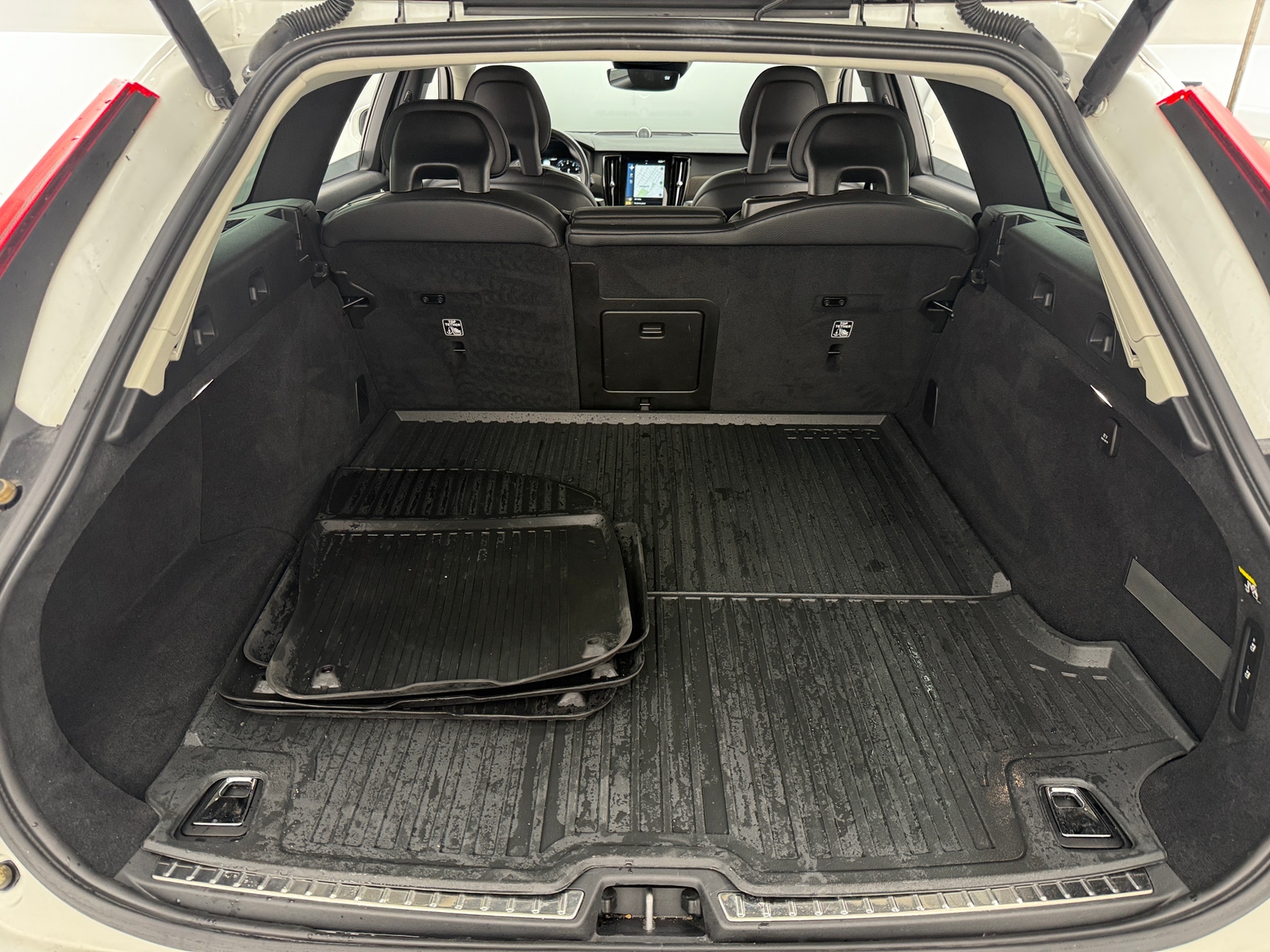 Thumbnail: 2018 Volvo V90 - 6