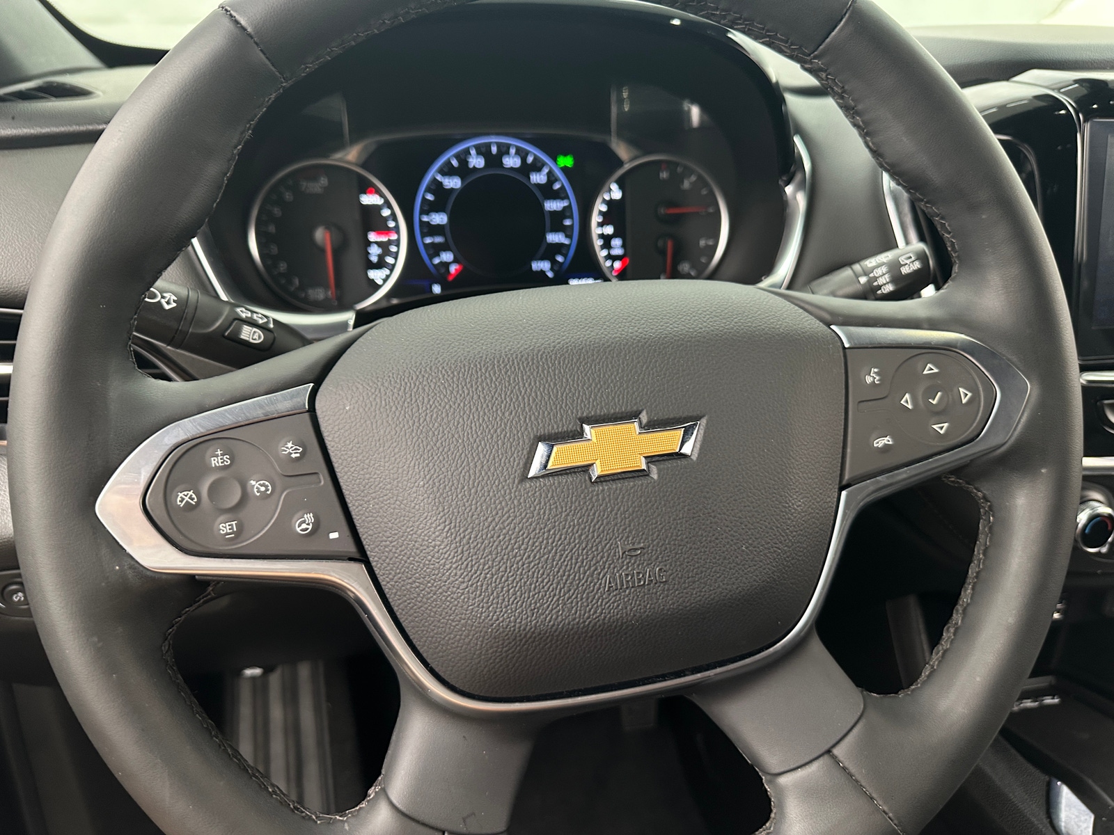 Thumbnail: 2023 Chevrolet Traverse - 4