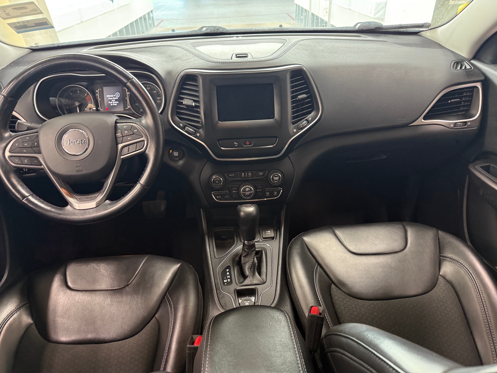 Thumbnail: 2020 Jeep Cherokee - 3