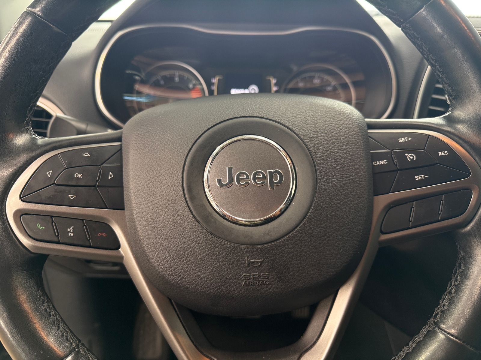 Thumbnail: 2020 Jeep Cherokee - 5