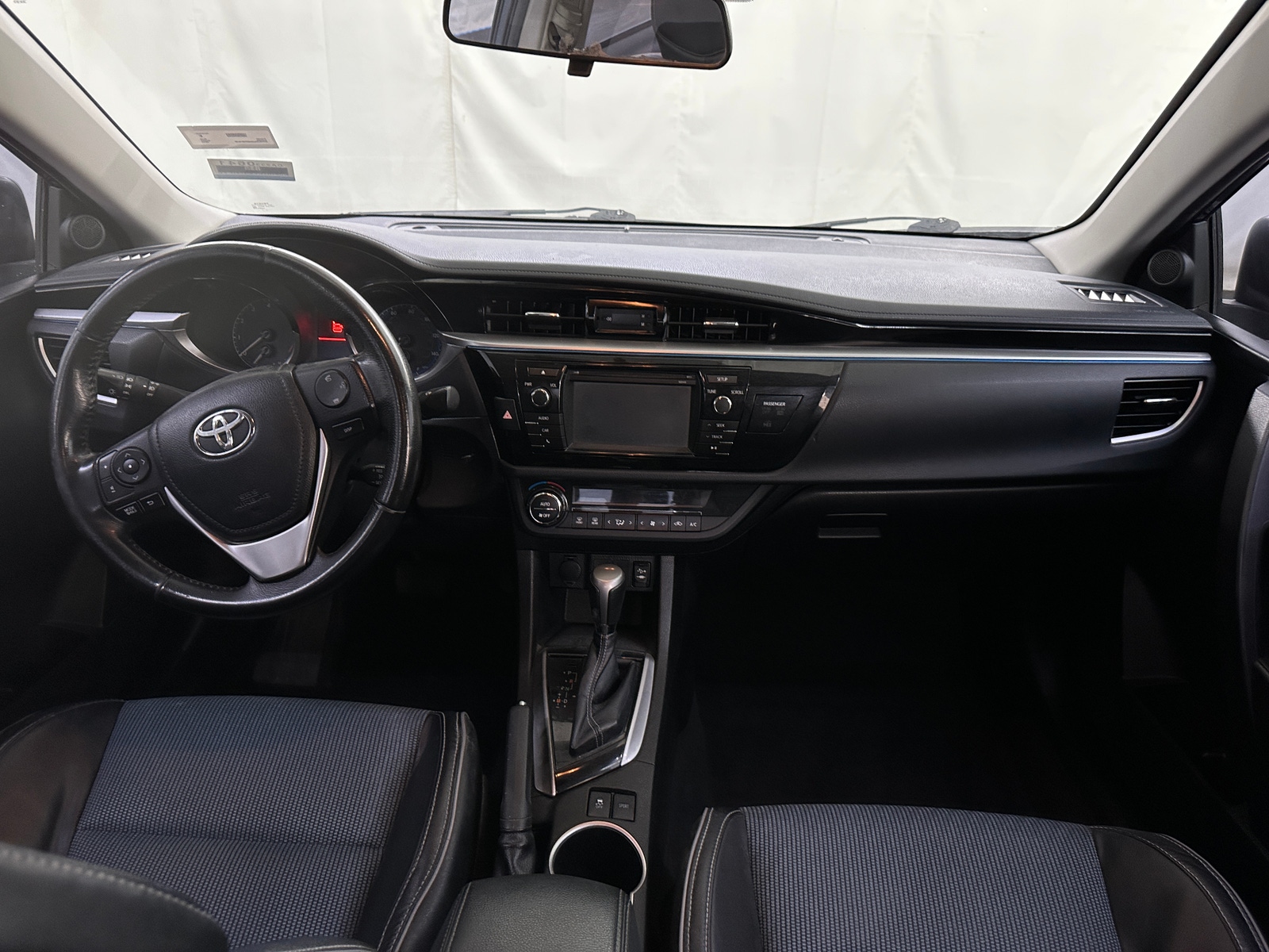 Thumbnail: 2014 Toyota Corolla - 3