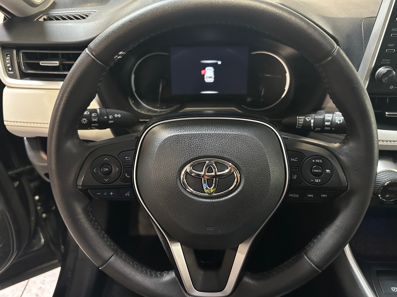 Thumbnail: 2022 Toyota RAV4 - 4