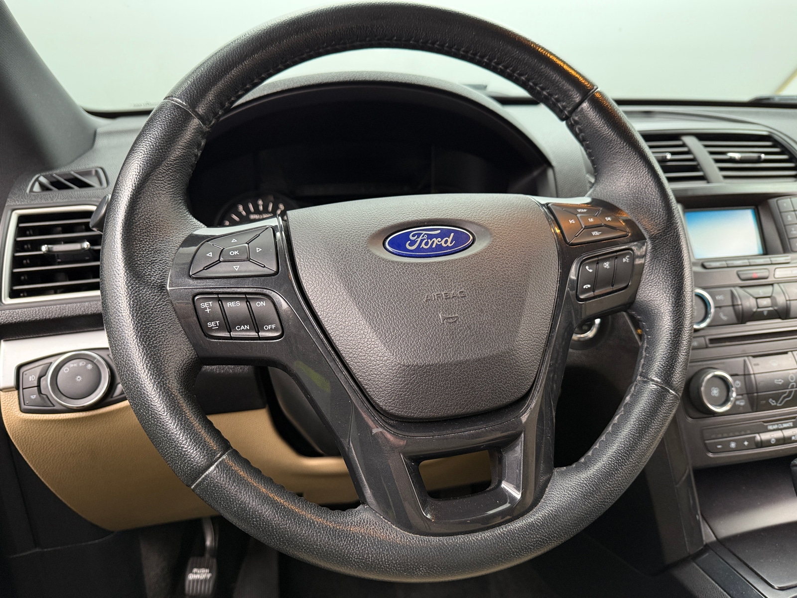 Thumbnail: 2017 Ford Explorer - 5