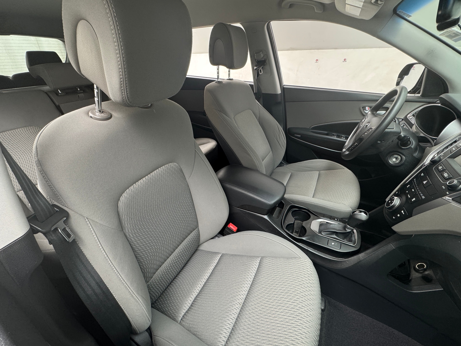 Thumbnail: 2016 Hyundai Santa Fe - 2