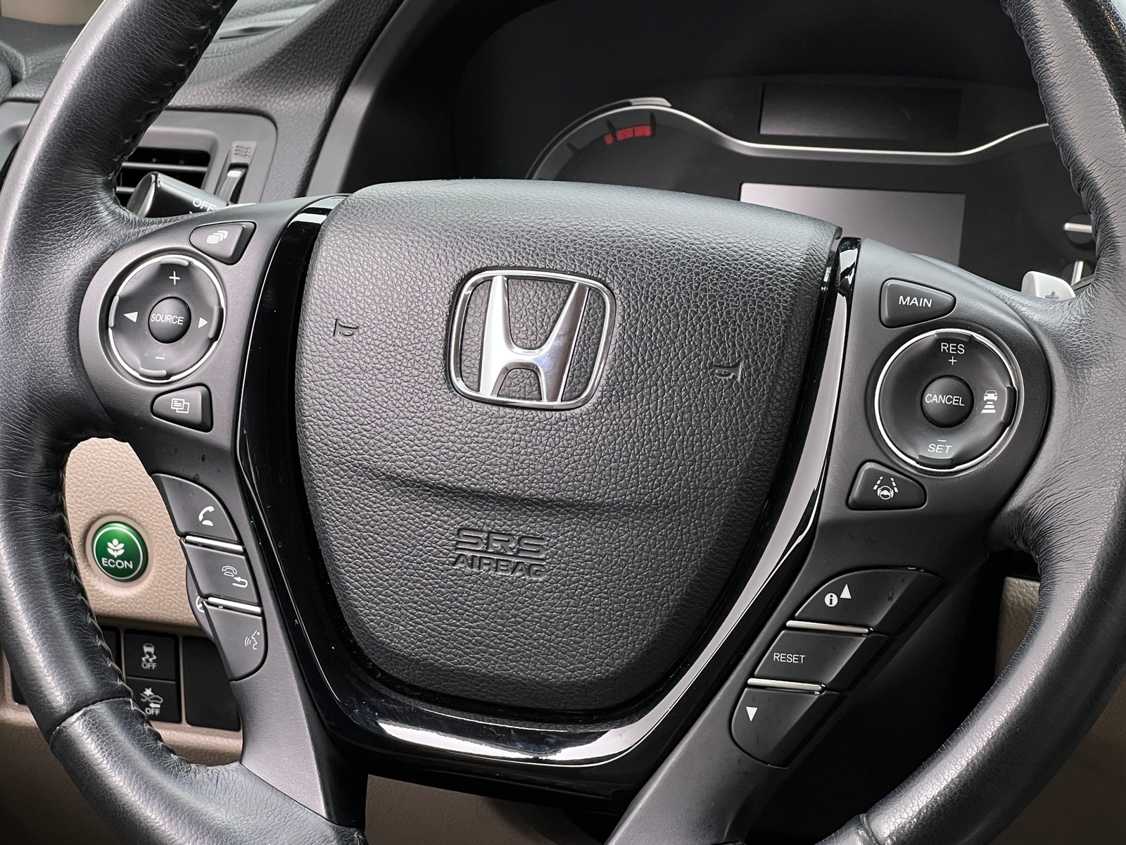 Thumbnail: 2017 Honda Pilot - 4