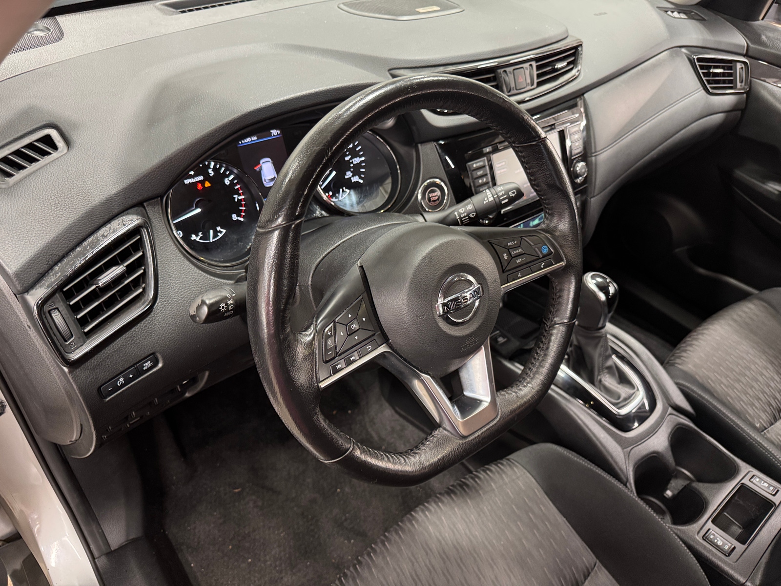 Thumbnail: 2019 Nissan Rogue - 3