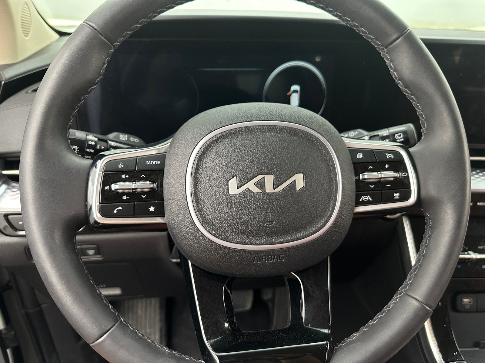 Thumbnail: 2024 Kia Carnival - 4