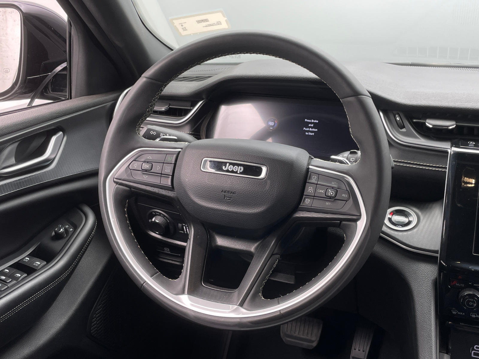 Thumbnail: 2024 Jeep Grand Cherokee L - 4