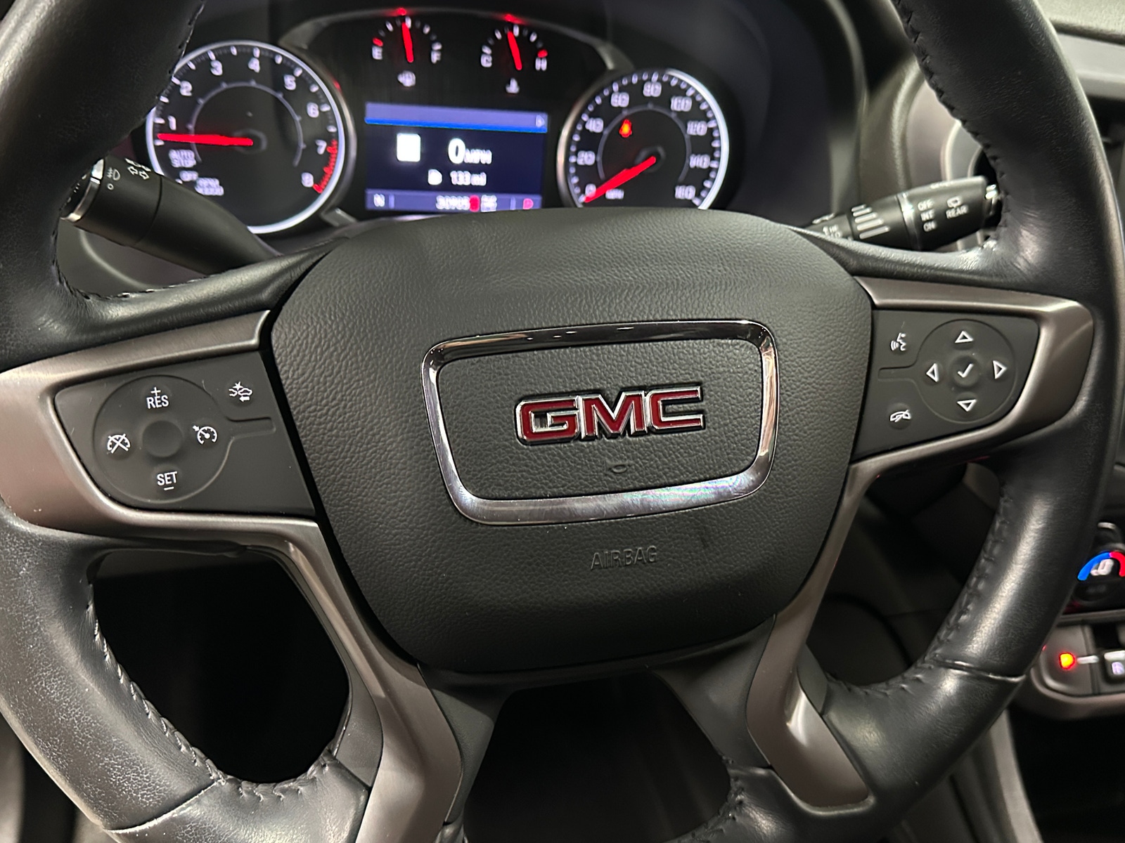 Thumbnail: 2022 GMC Acadia - 4