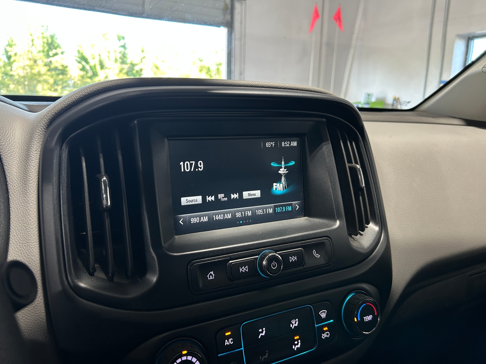 Thumbnail: 2018 Chevrolet Colorado - 4